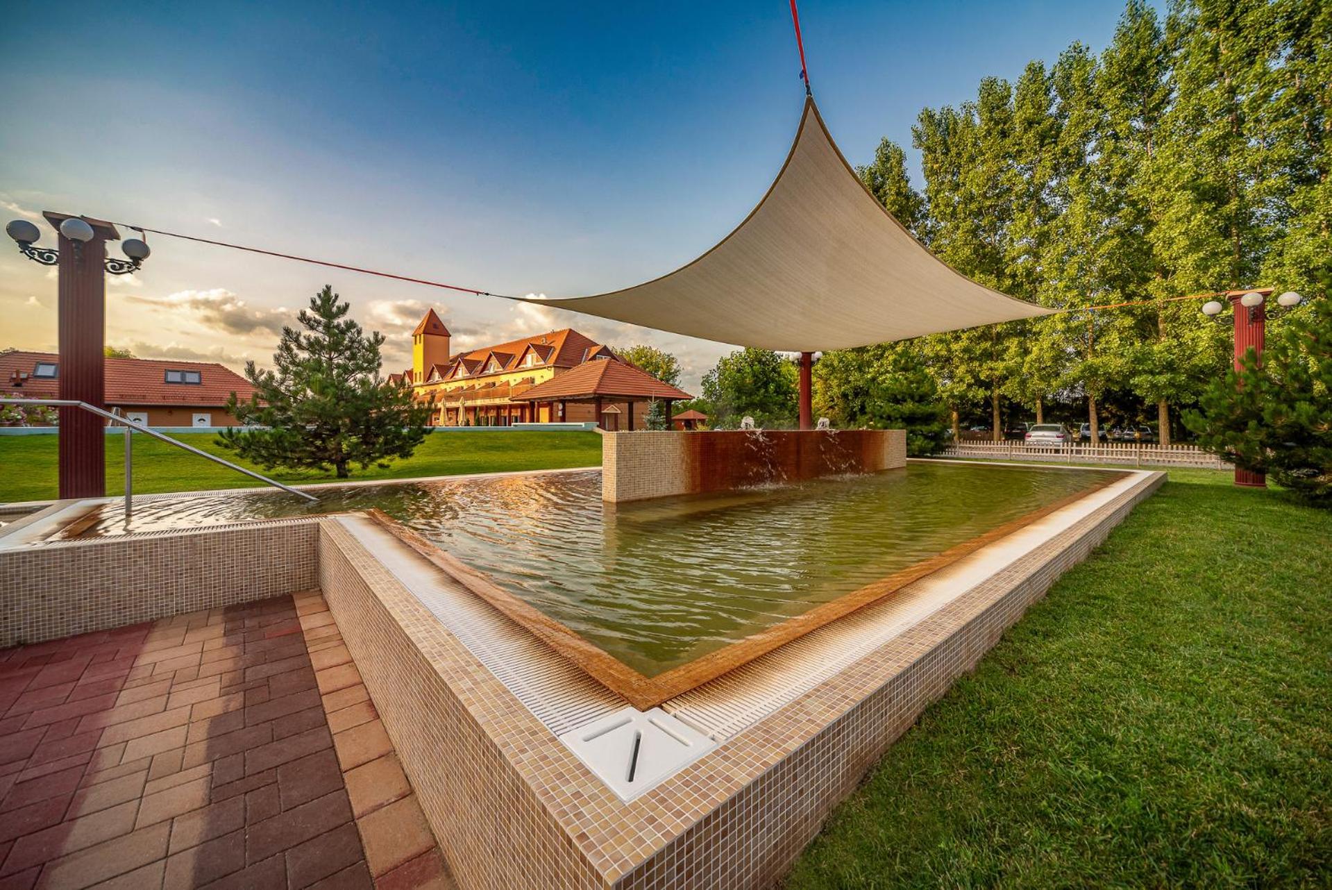 Termál Hotel Vesta Tapioszecso Buitenkant foto