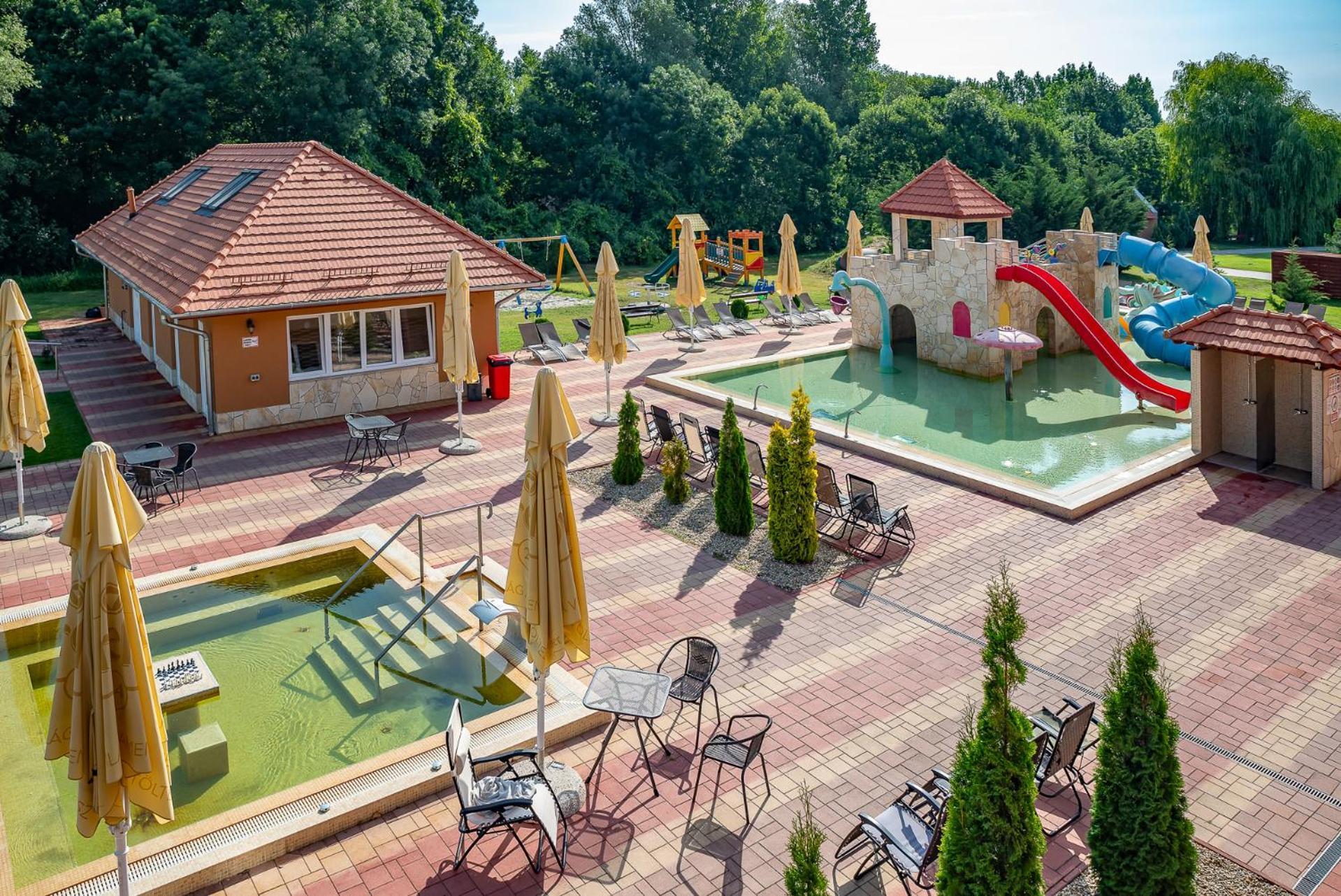 Termál Hotel Vesta Tapioszecso Buitenkant foto