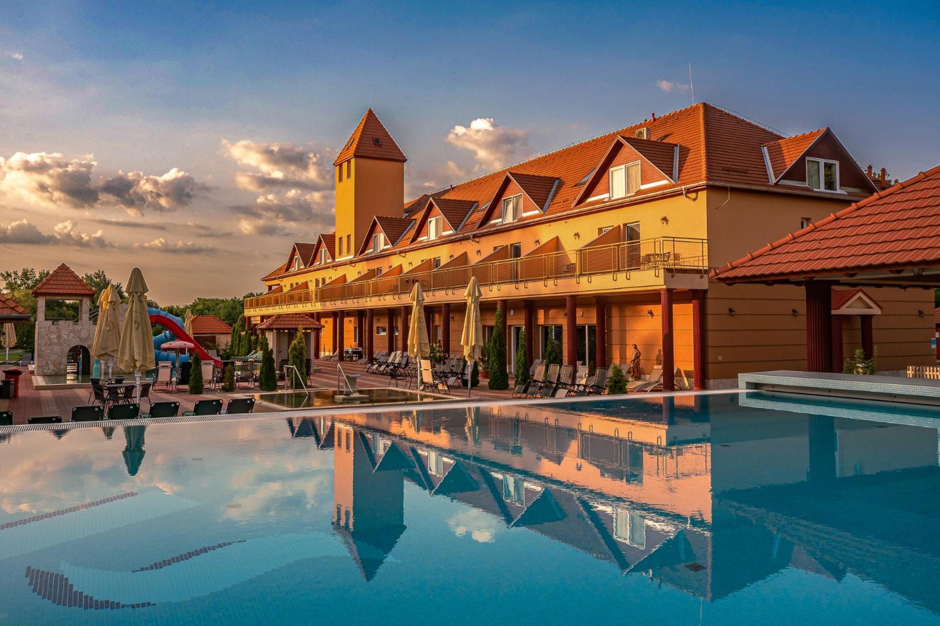 Termál Hotel Vesta Tapioszecso Buitenkant foto