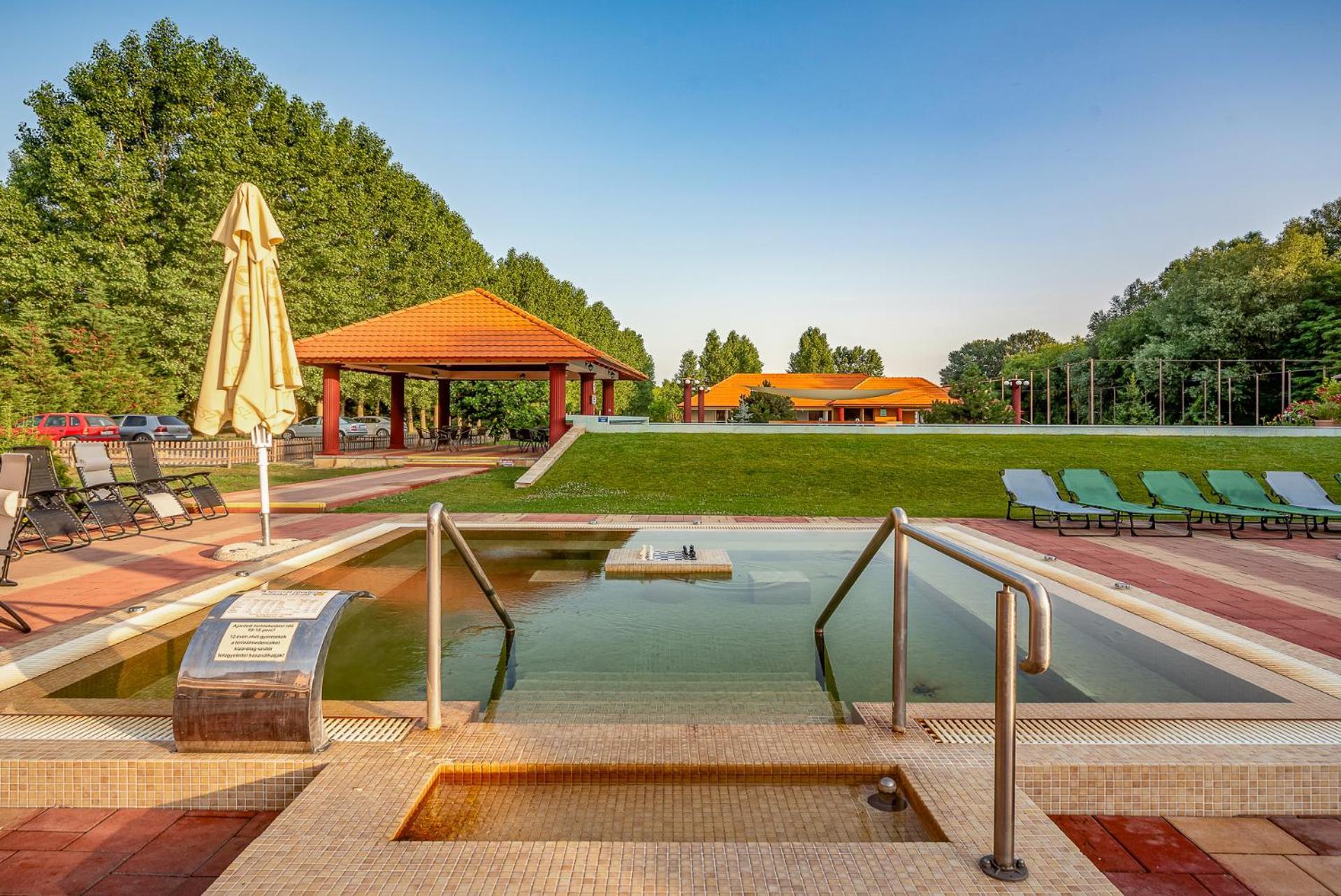 Termál Hotel Vesta Tapioszecso Buitenkant foto